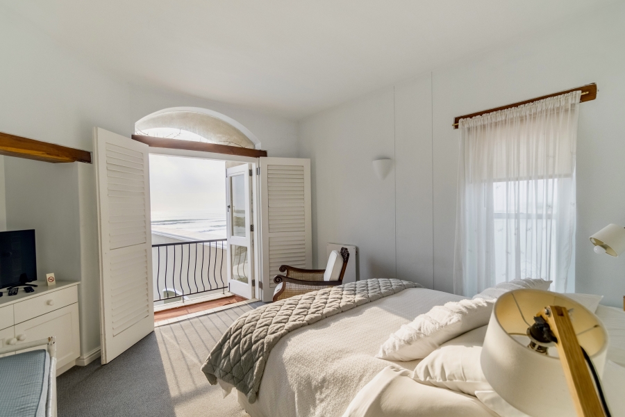 7 Bedroom Property for Sale in Yzerfontein Western Cape
